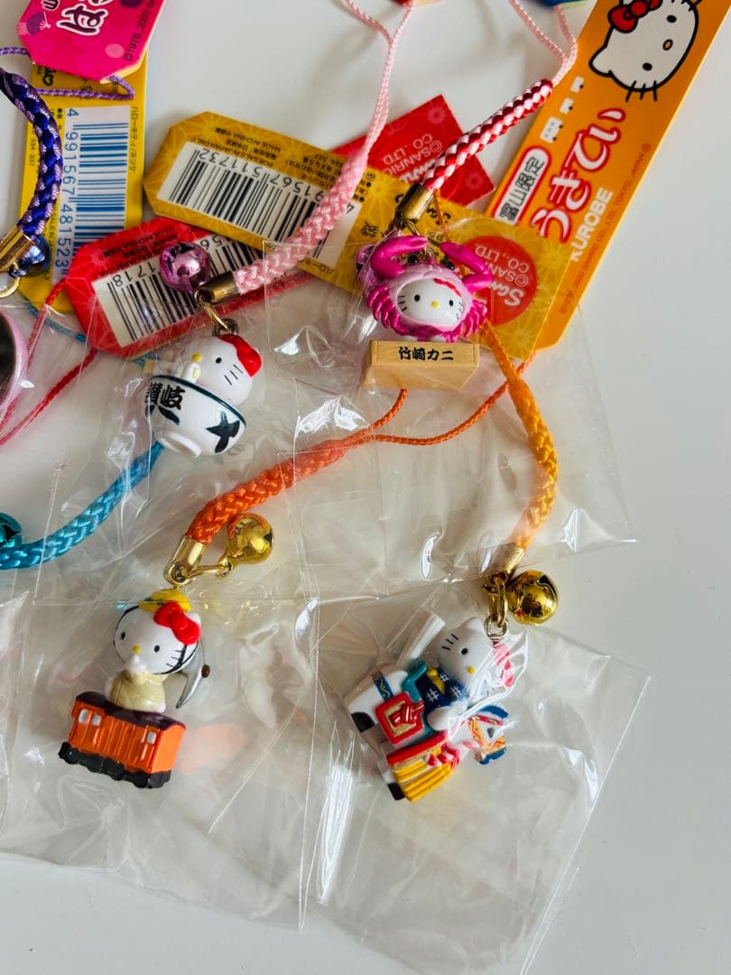 サンリオ　ハローキティ　地域限定　根付　8個セット