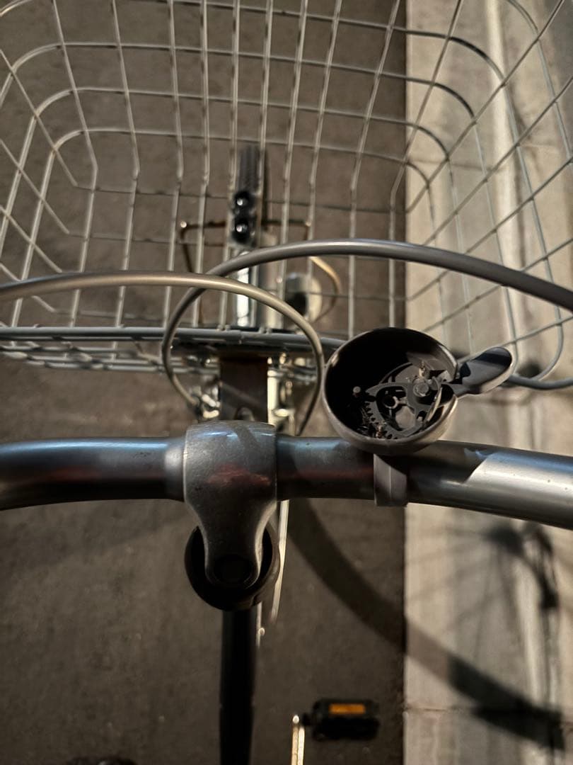 シティサイクル ブラック 26インチ 前カゴ付き　東京