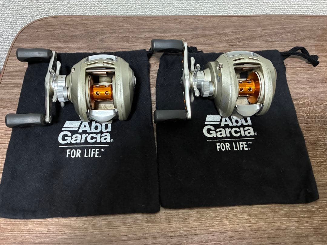 Abu Garcia REVO STX リール 2個セット 専用ポーチ付き