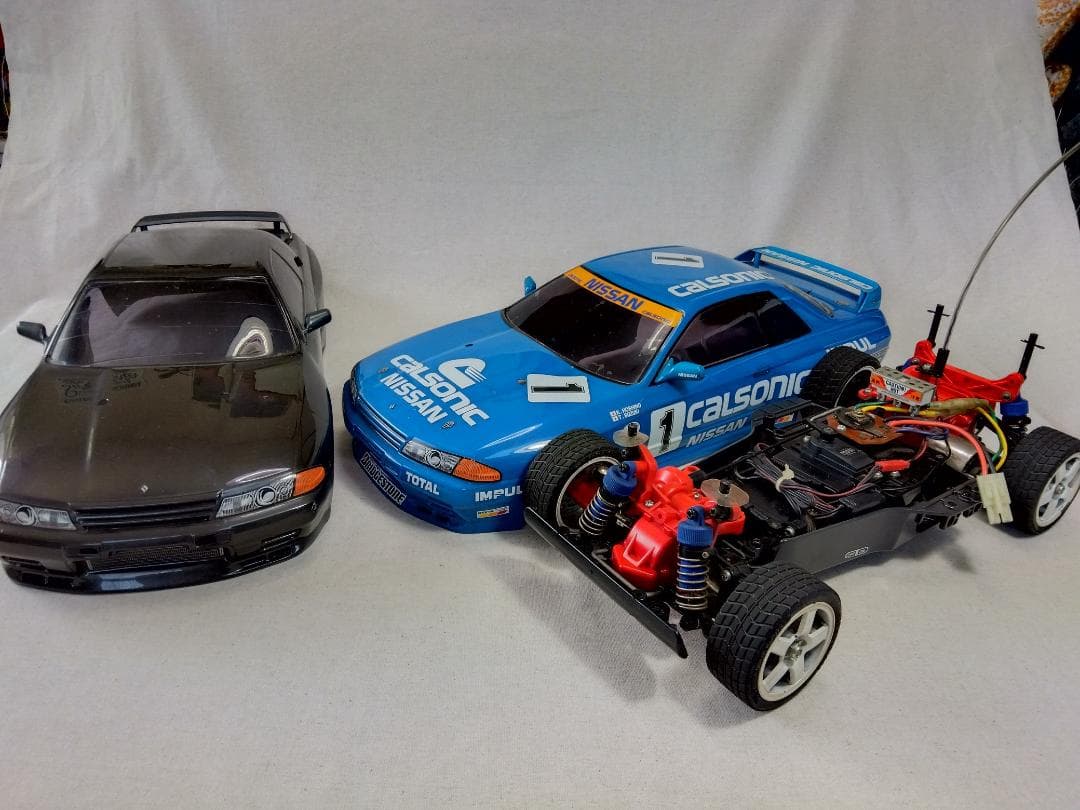 タミヤ　1/10ラジコンカー　カルソニックスカイライン　GT-R　R32