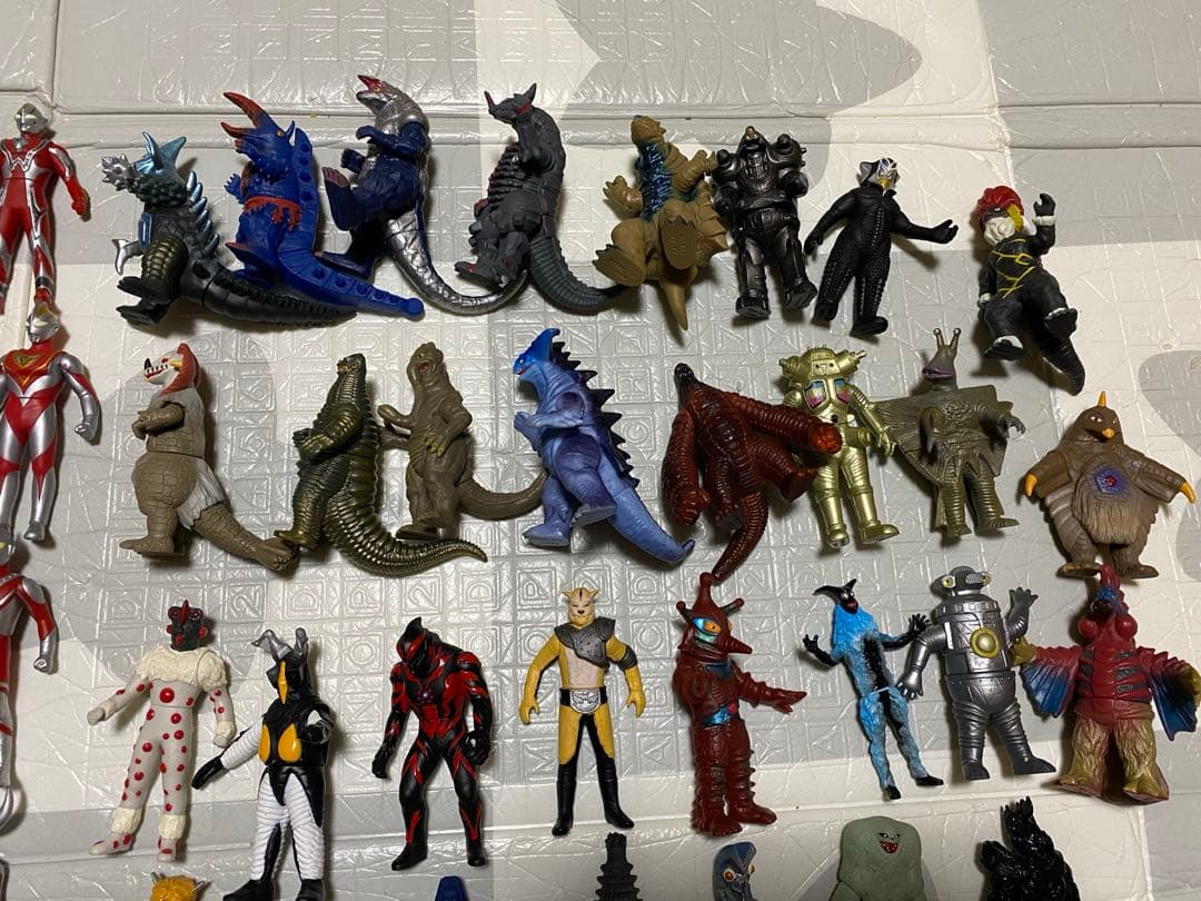 （美品）ウルトラマン　怪獣フィギュア　まとめ　76体　おまけ付き