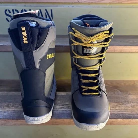 THIRTYTWO 2026 【LASHED BRADSHAW】27.0cm