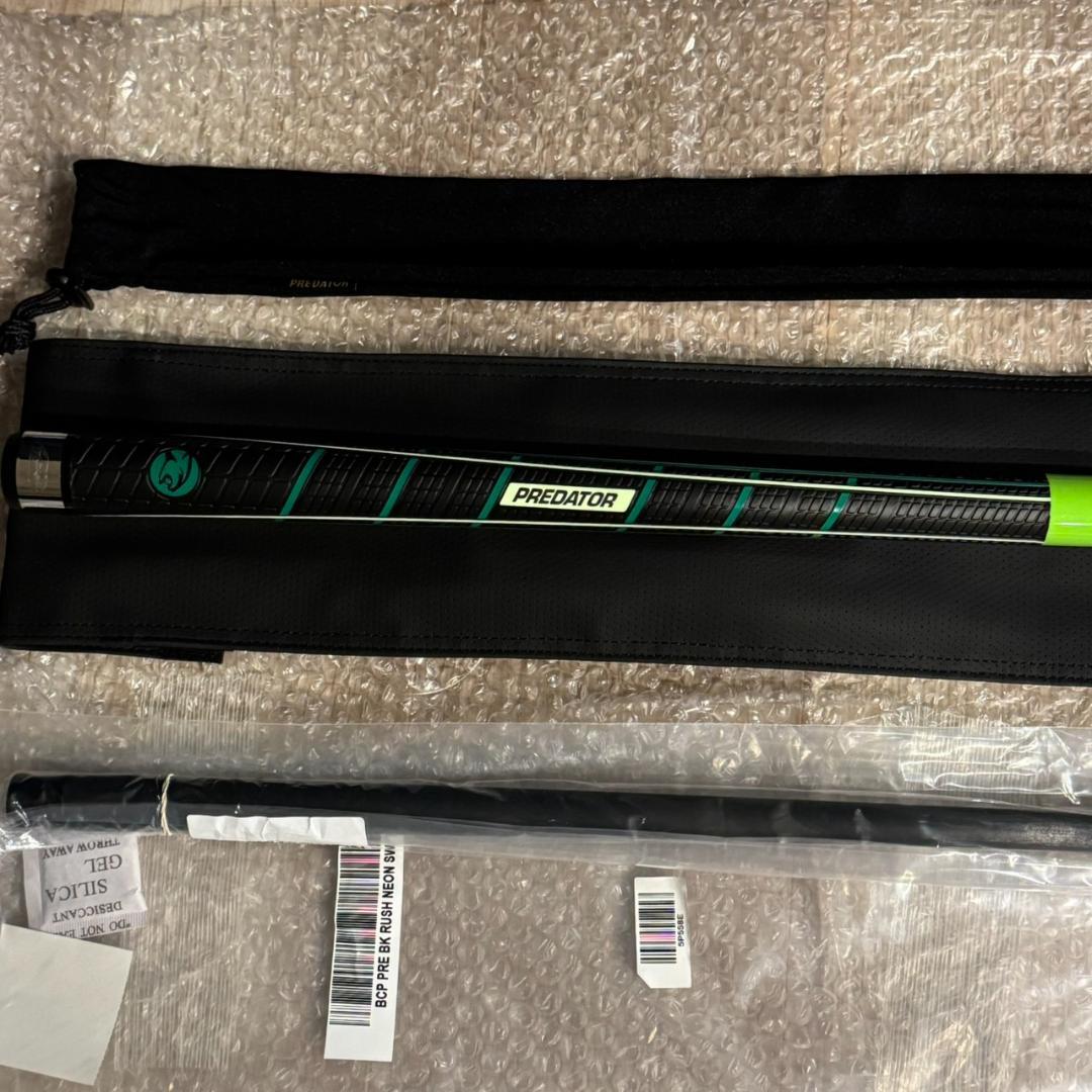 に*ま様 【激レア新品】プレデター BK RUSH ネオングリーン スポーツラッ