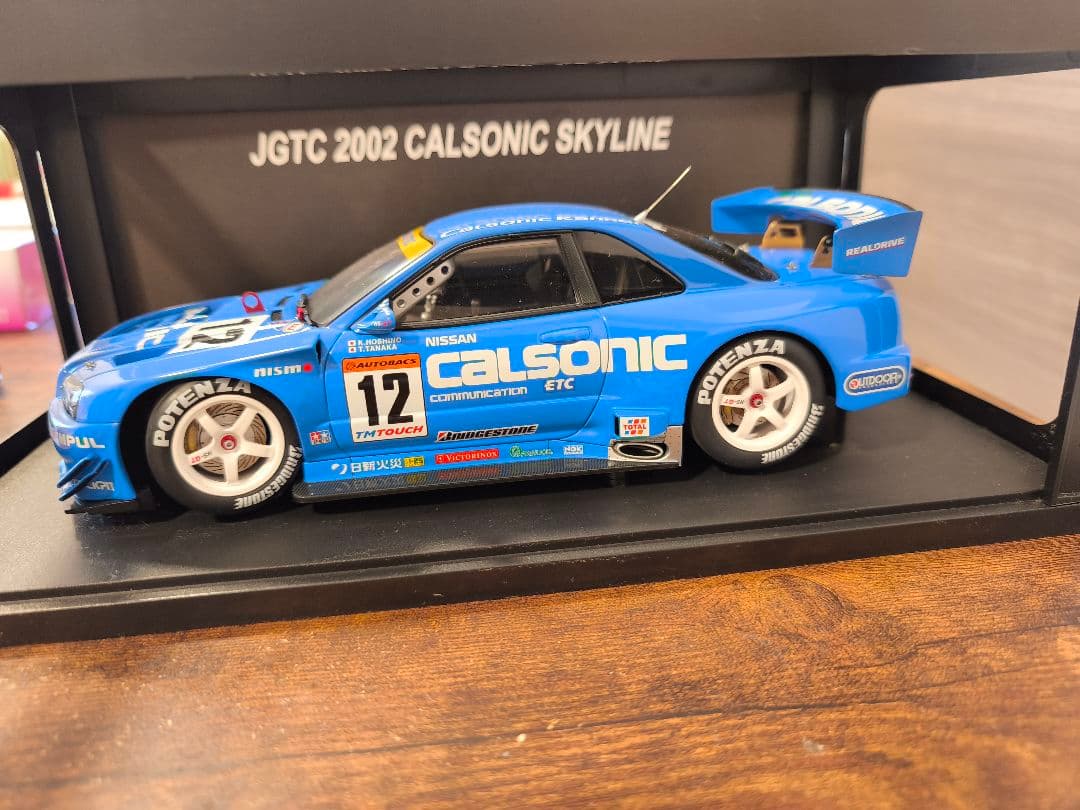 オートアート1/18 JGTC 2002 カルソニック スカイライン