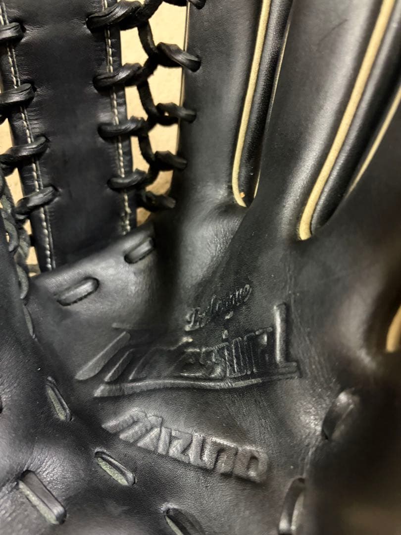 ミズノ イチローモデル 白ラベル 外野用 旧ラベル 状態良好