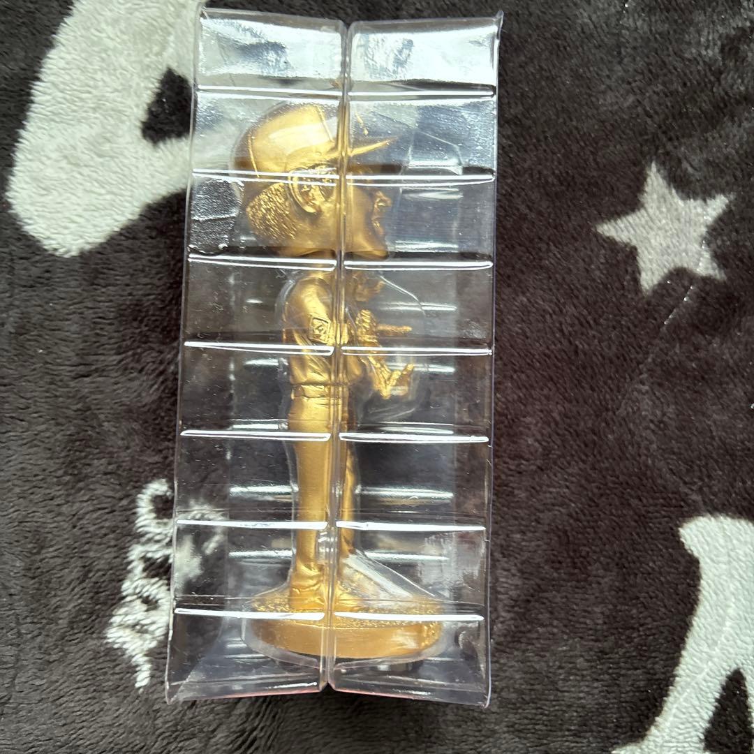 大谷翔平とデコピンのボブルヘッドゴールド 値下げしました。