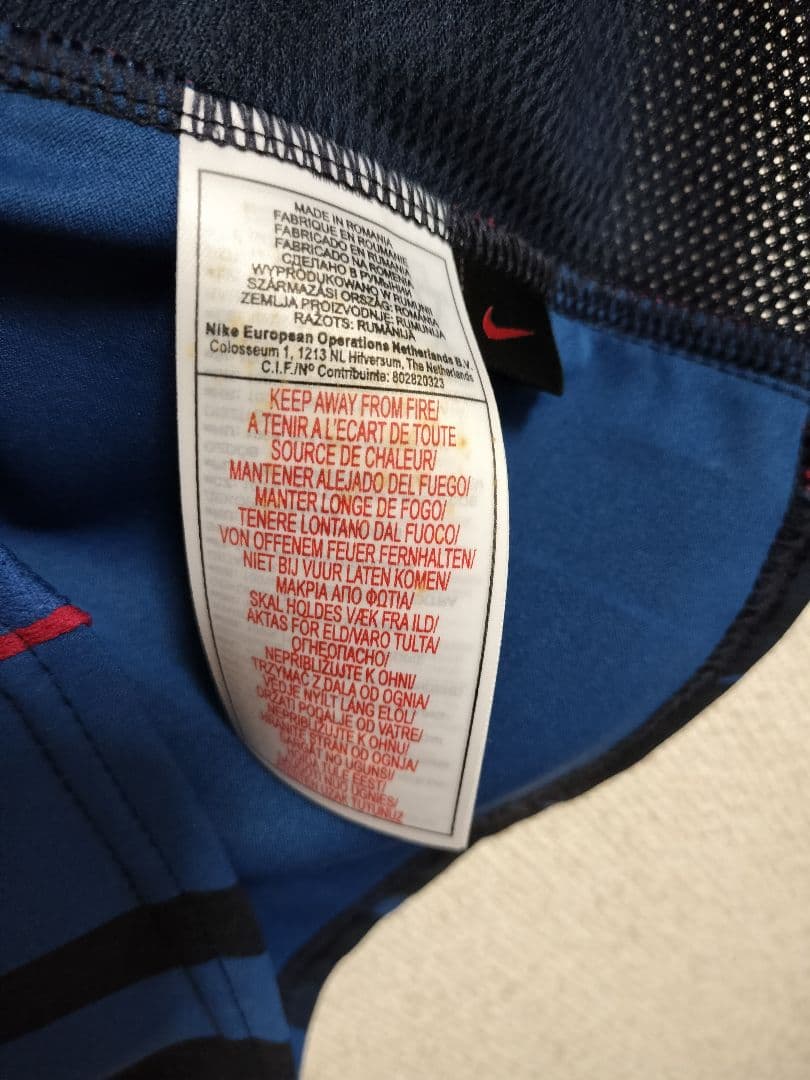 バルセロナ04/05（H）半袖 #5プジョル サイン入