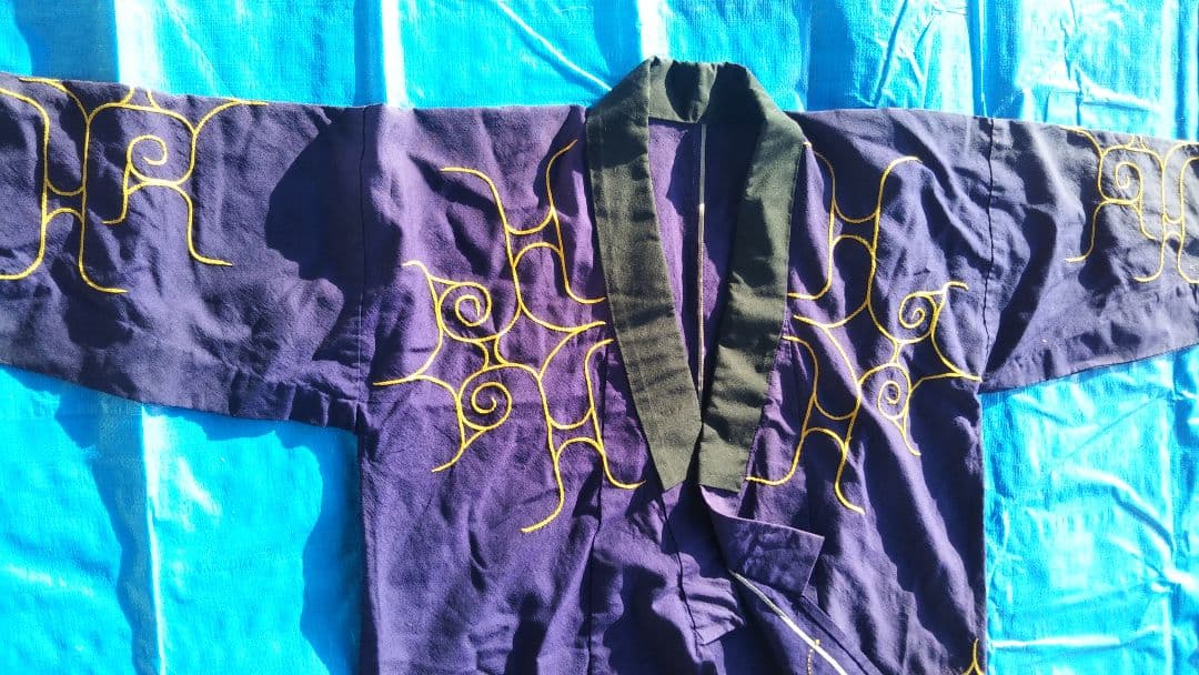 (値下げ)アイヌ伝統衣装　当時物　手縫い刺繍　歴史的保存品