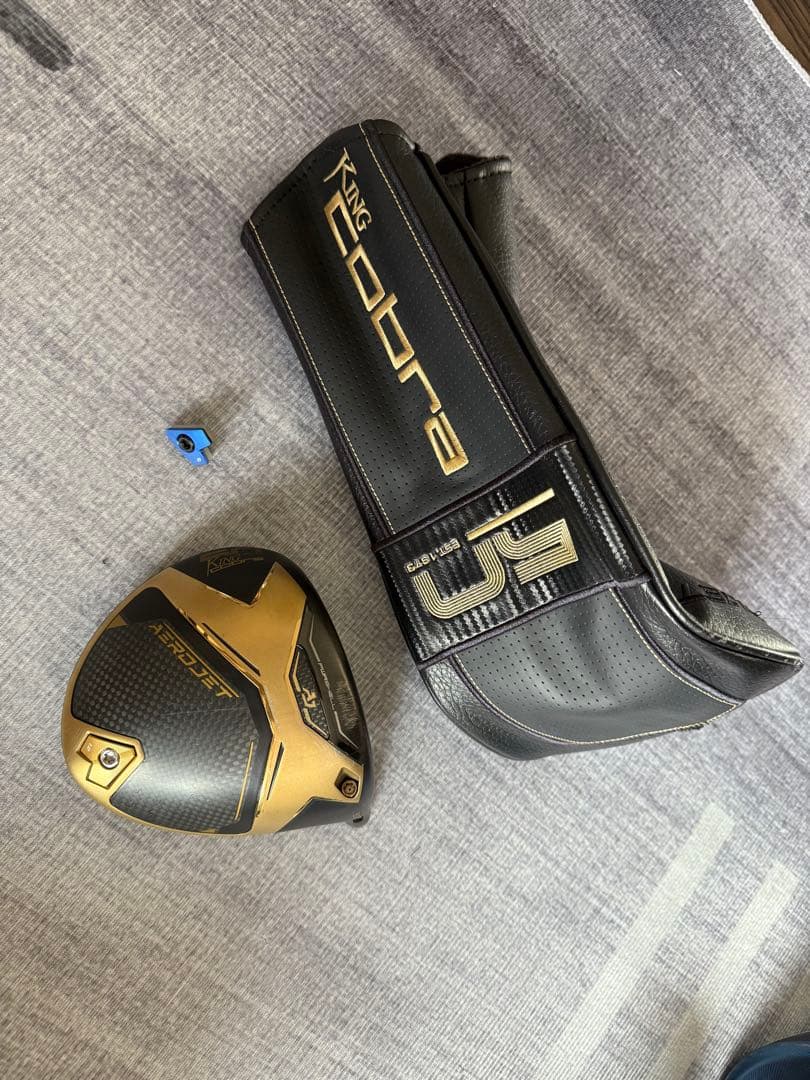 限定 Cobra 50th 10.5° ドライバー ヘッドカバーとウエイト付き