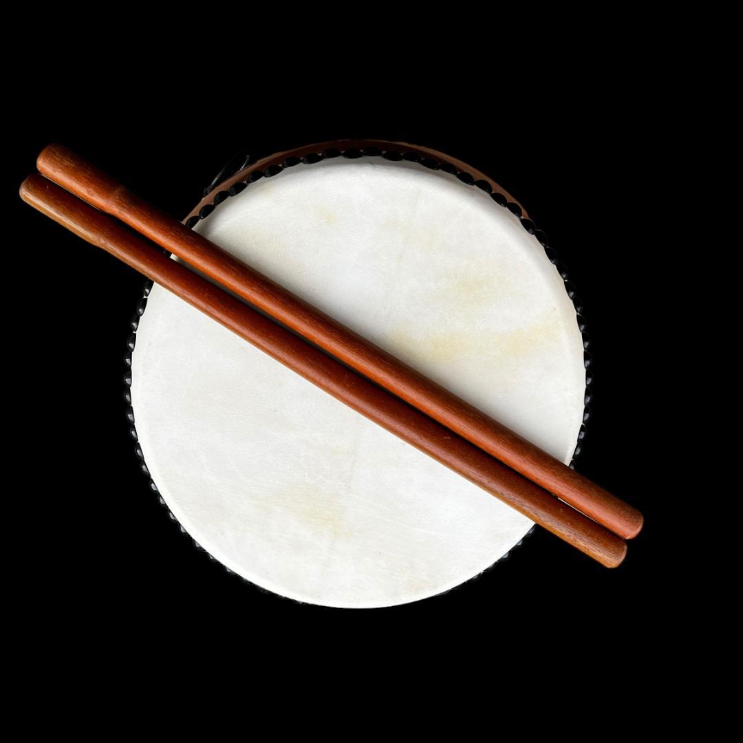 【新品】【蔵出し】1.4尺 牛革 合成けやき胴 和太鼓 &バチセット