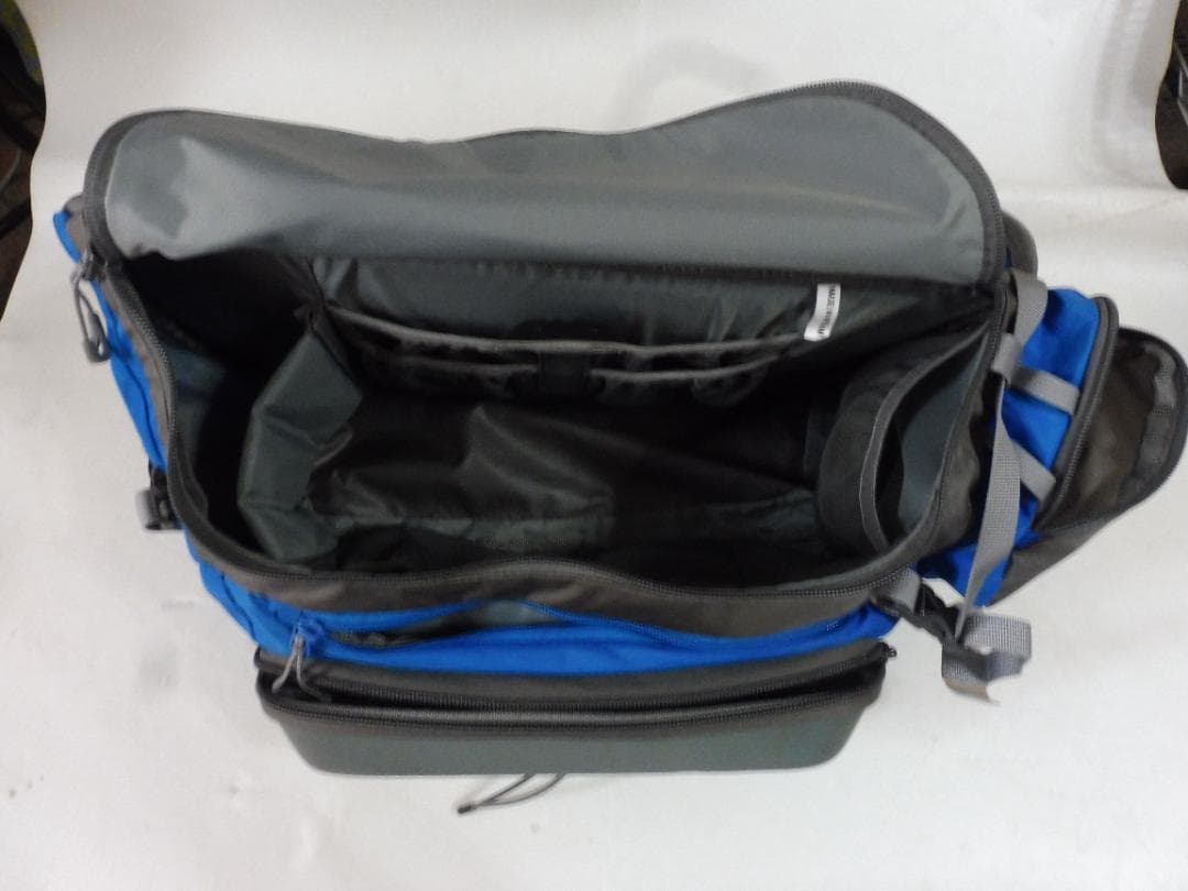 シムス Simms のワンショルダースリングパック