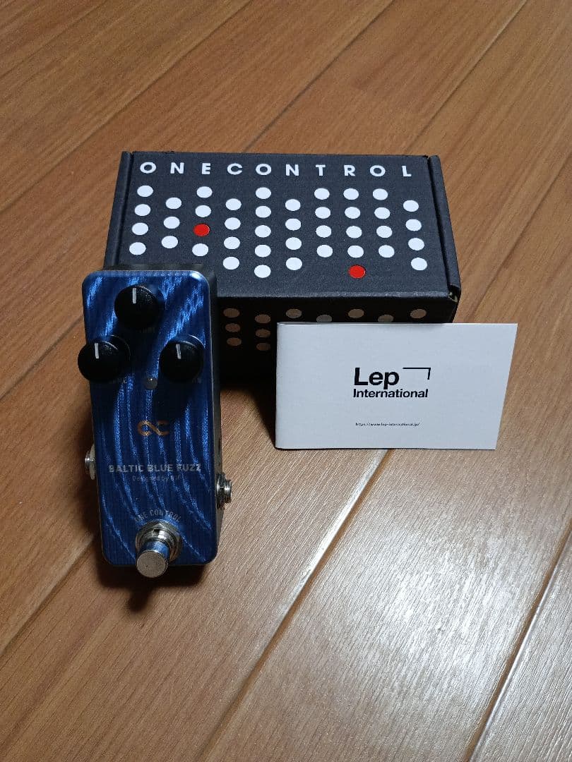 ギター ONE CONTROL BALTIC BLUE FUZZ