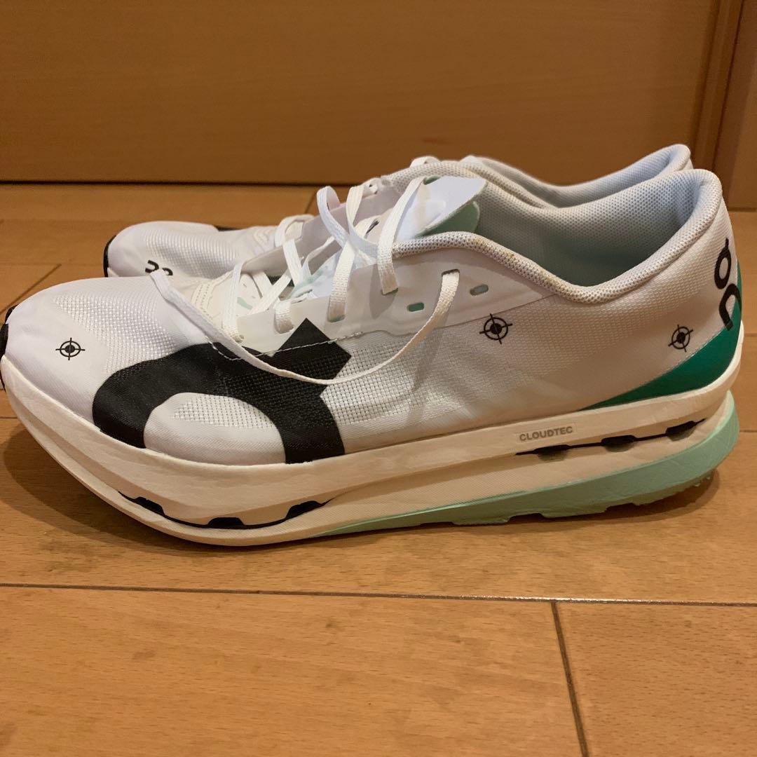 On Cloudboomecho3 ホワイト/グリーン
