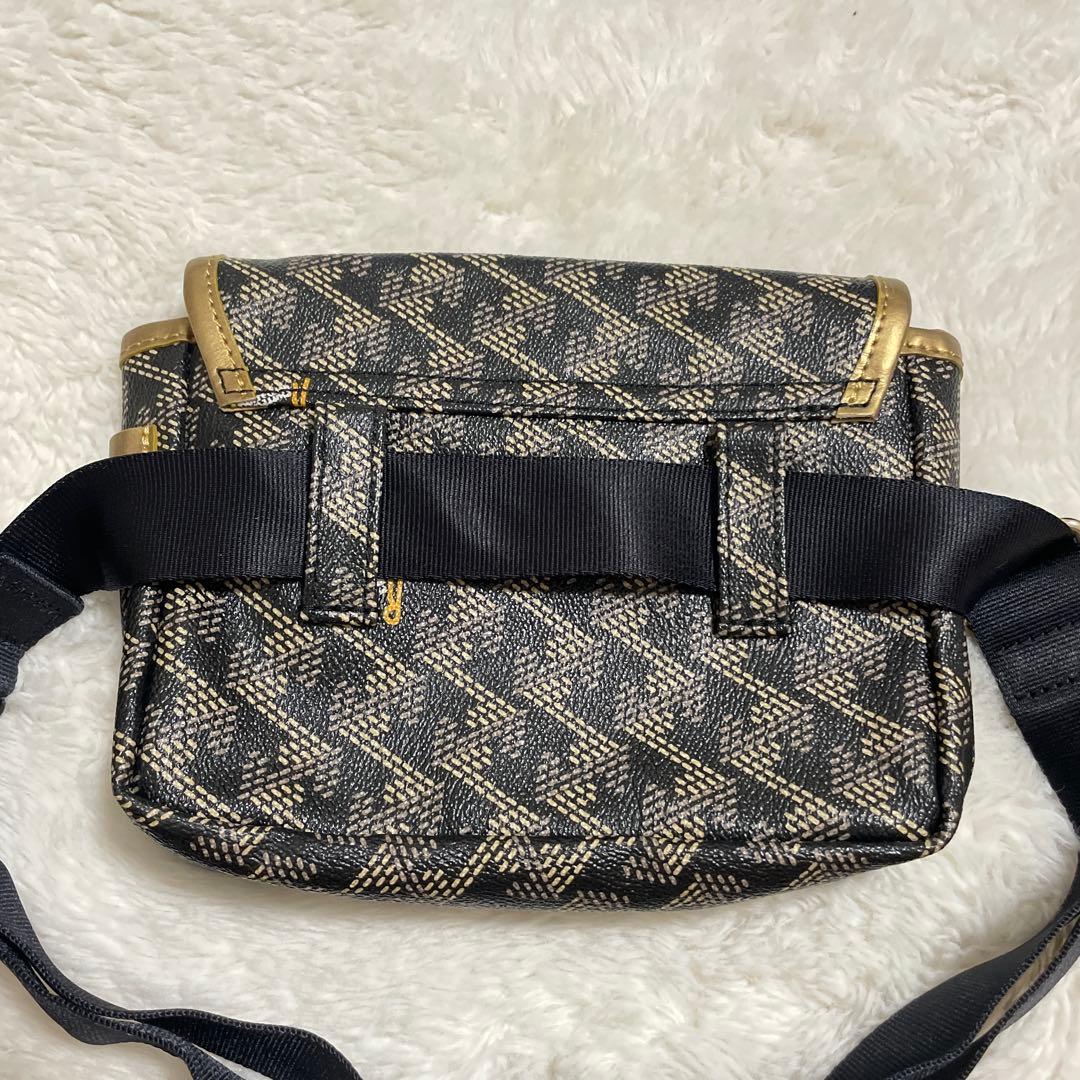 レザレクション　ウエストポーチ