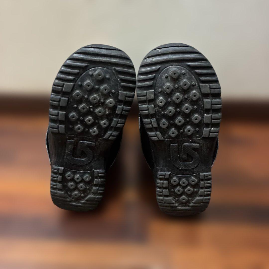 BOAシステム付き子ども用スノーボードブーツ