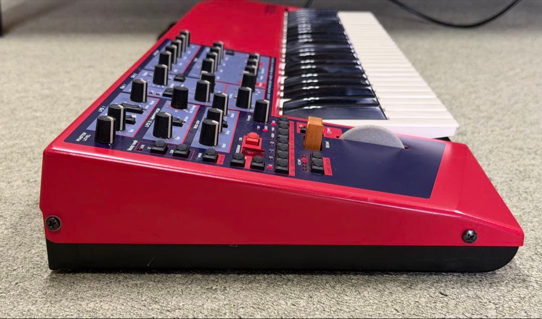 Nord Lead シンセサイザー / バーチャルアナログキーボード
