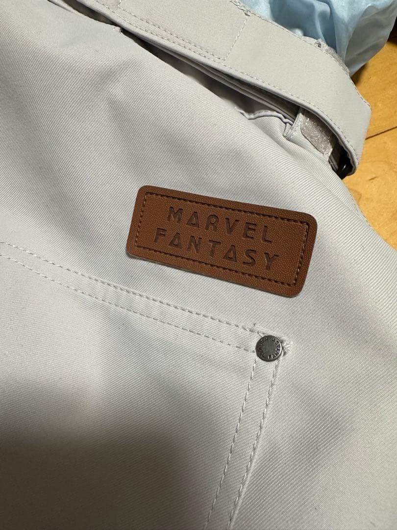 レディーススノボウェア M 上下set 美品