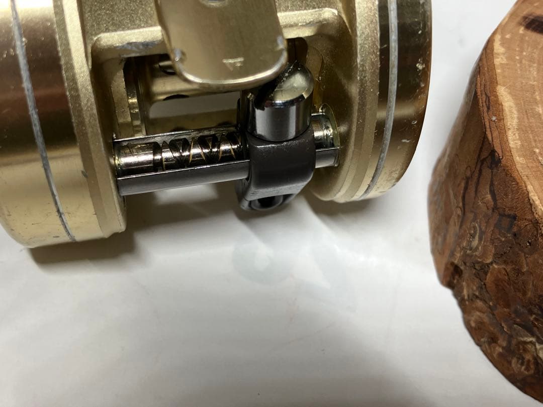 シマノカルカッタ201XTゴールド　左巻き巻き 1209-2