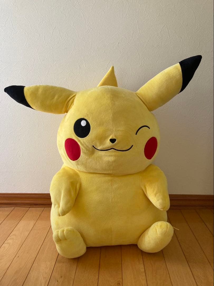 【お値下げ】ピカチュウ特大ぬいぐるみ