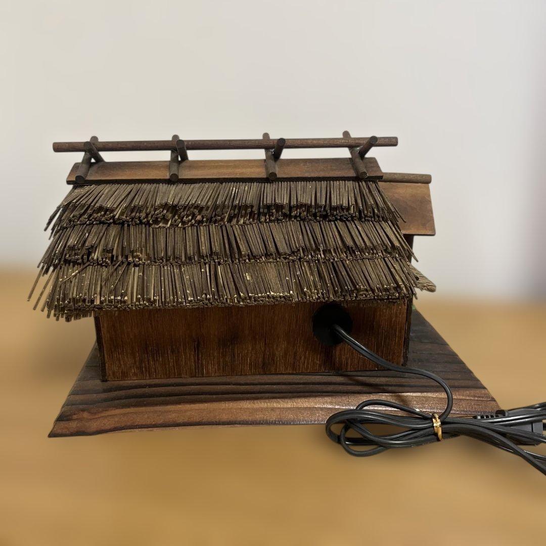 光る　日本家屋　伝統　点灯