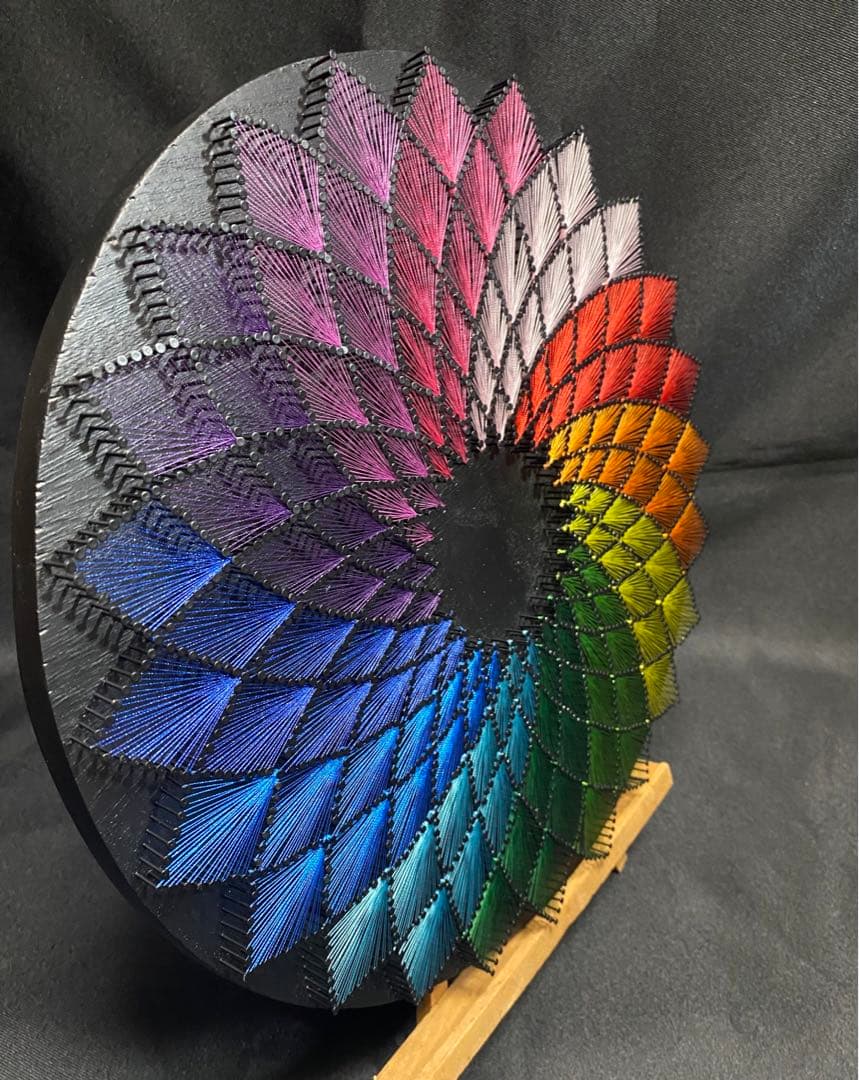 糸掛けアート　糸掛け曼荼羅　ストリングアート　虹恋花