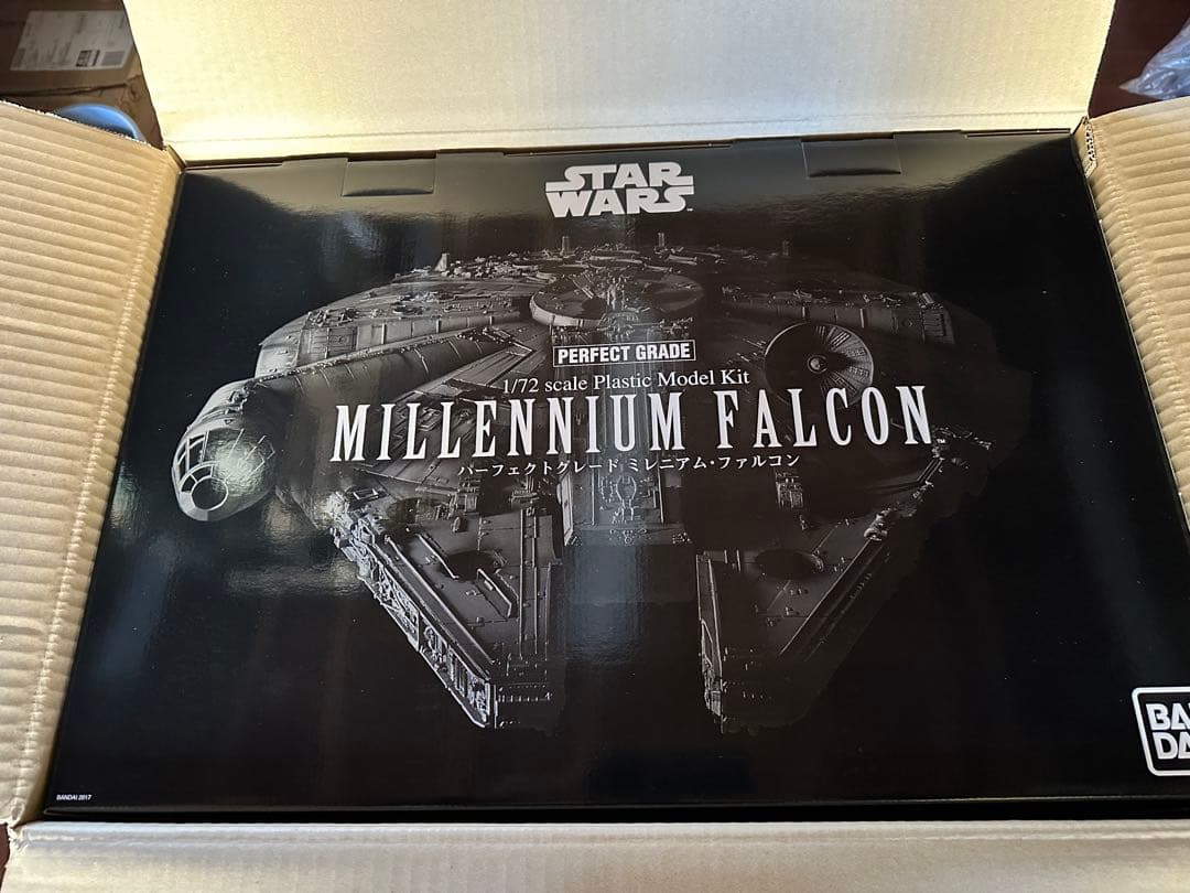 プレミアムバンダイ 限定版 1/72 PG ミレニアム ・ ファルコン