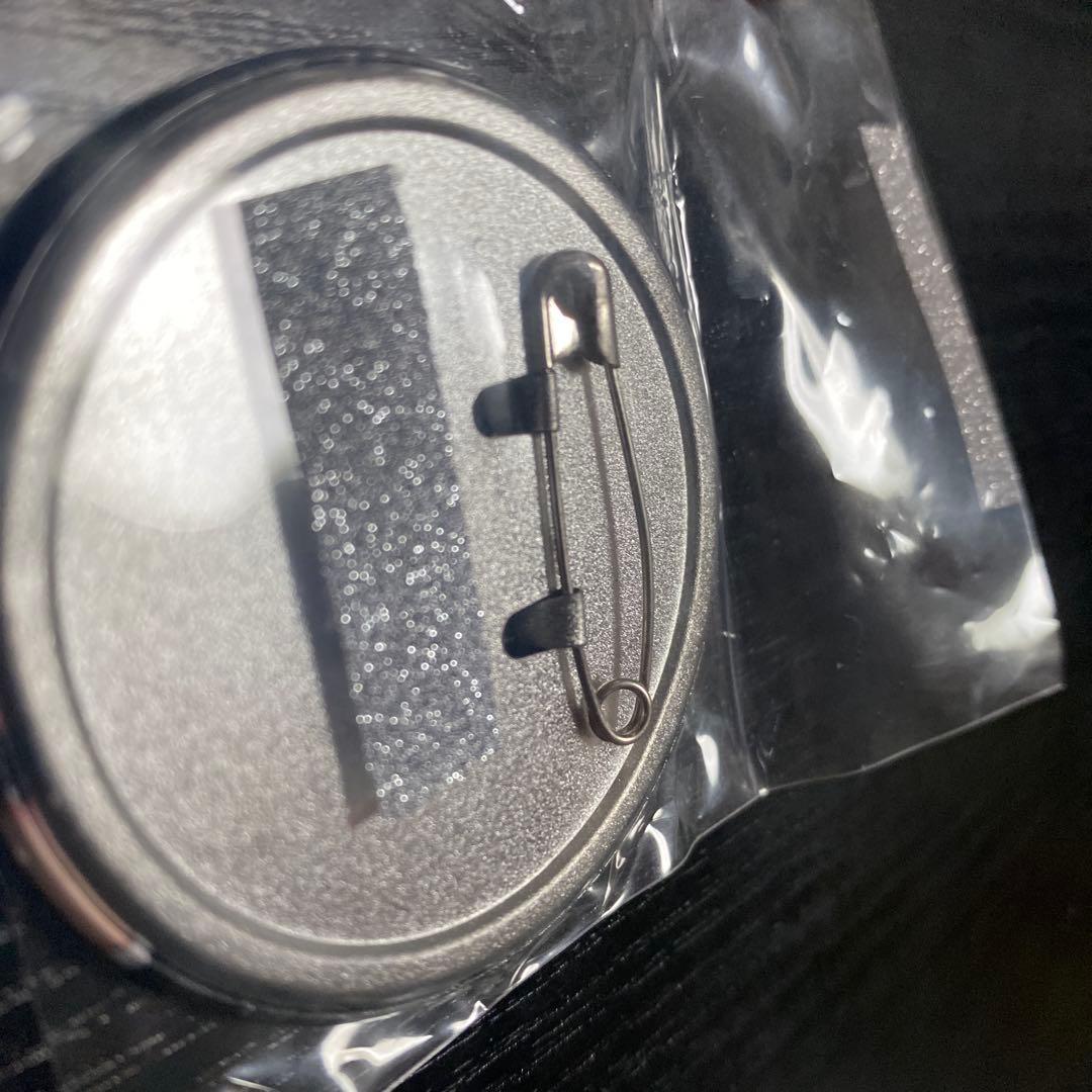 カラフルピーチ　缶バッチ　ゆあんうりたっつん