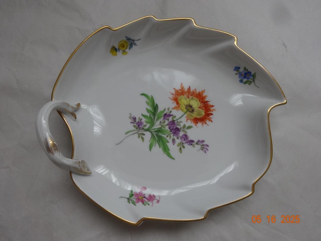 Meissen マイセン　手付き葉型プレート