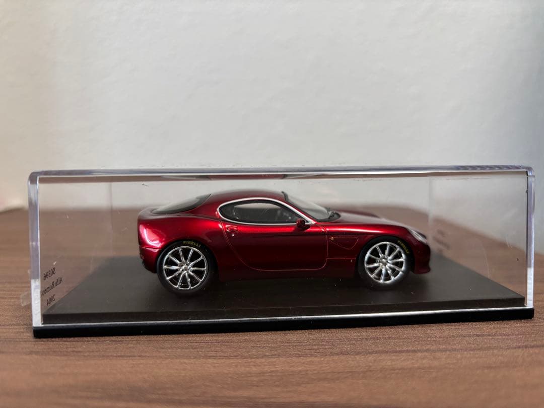 Spark Alfa Romeo 8C 2010 レッド