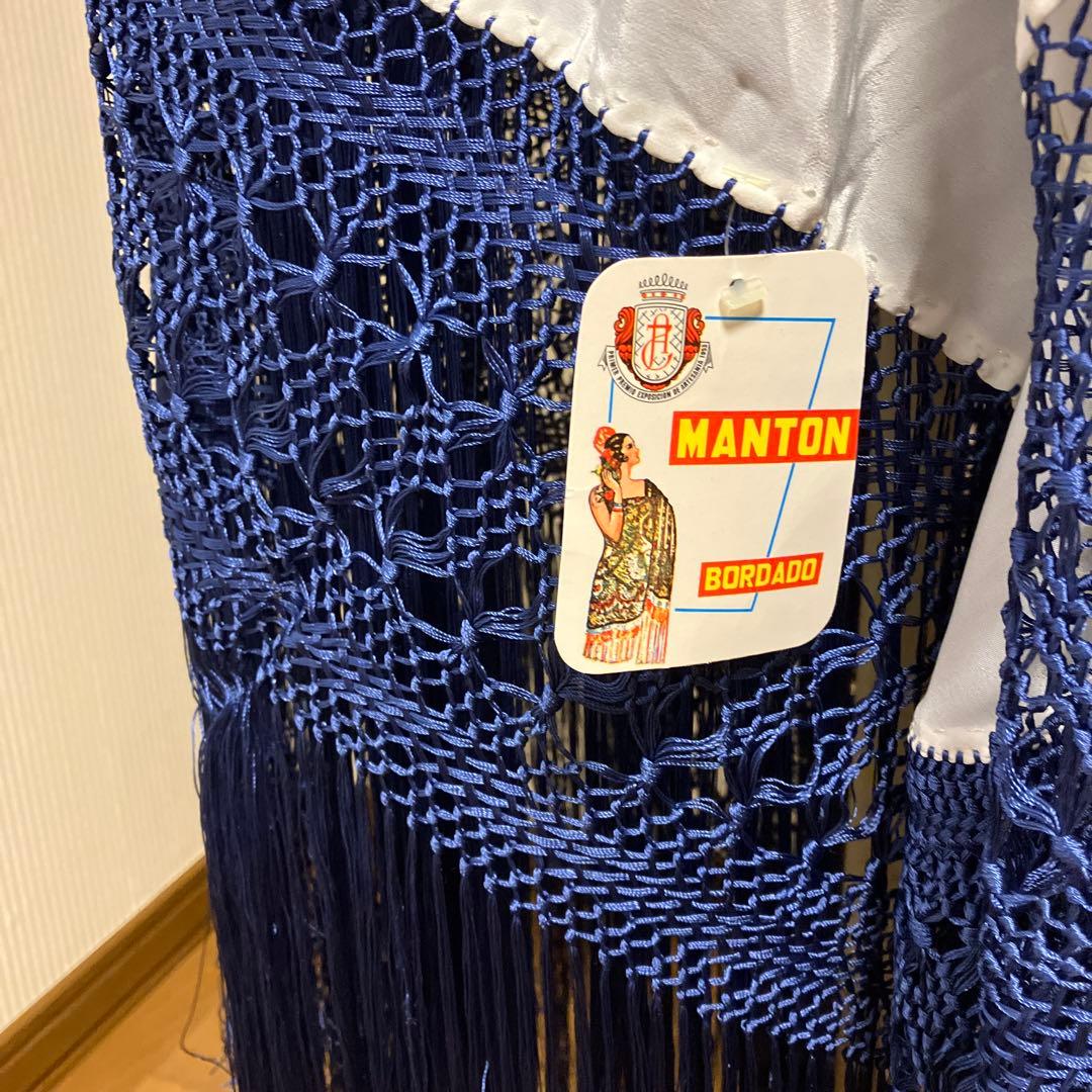 大判マントン白地に紺色の刺繍　MANTON BORDADO フリンジ付き刺繍