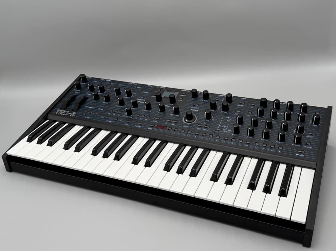 Oberheim TEO-5 アナログシンセサイザー