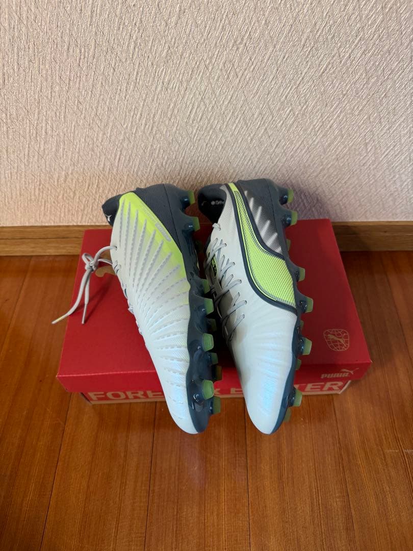 サッカースパイク プーマ　キング　アルティメット　27cm
