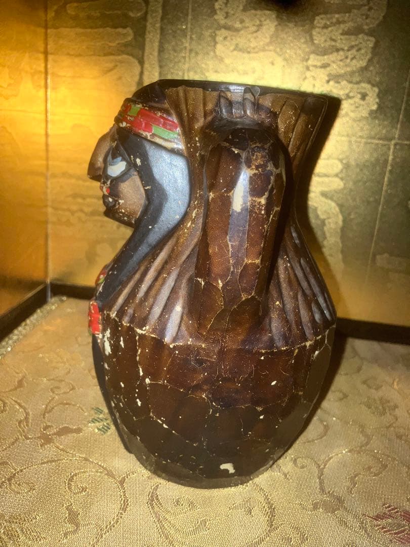 《呪物》震える置物　怪奇現象　ラップ音　曰く付き　呪い