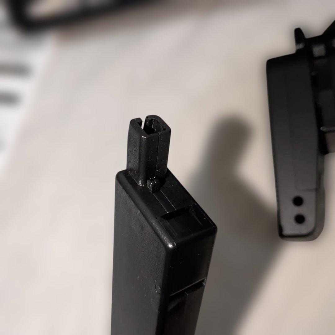 クラウンモデル CP7 10禁電動ガン ブローバック機能付き mp7