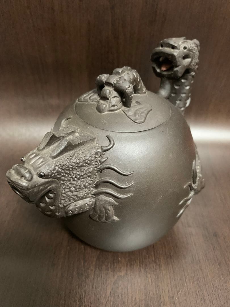 《希少アンティーク品》《送料無料》⭐︎ 龍の急須　レリーフ彫刻　陶器♪⭐︎