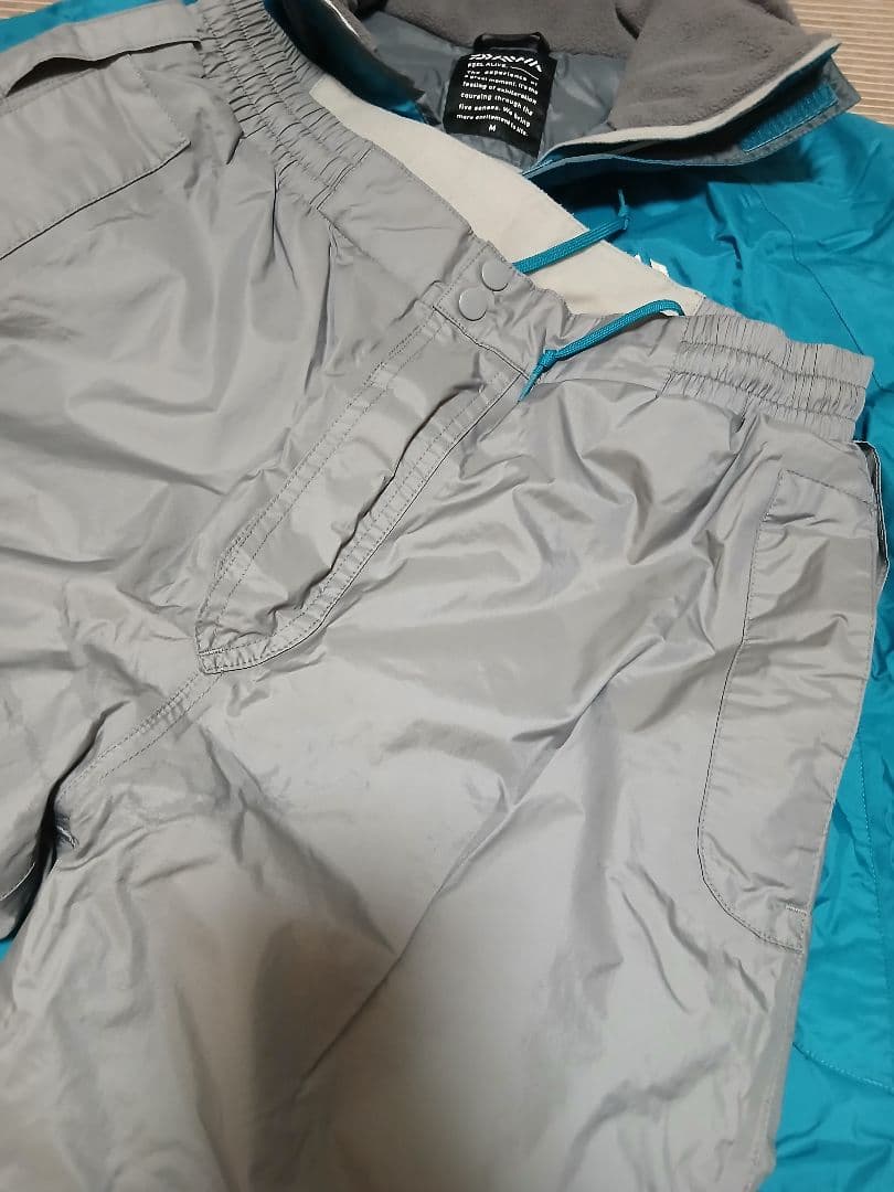 ★特価　値下げ　DAIWA　防寒着　真冬(グリーンに近い青色)