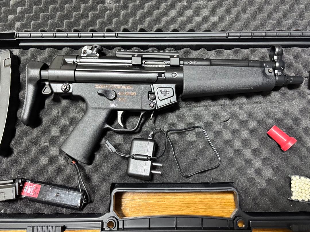 東京マルイ 次世代MP5A5 (ハードケース、バッテリー付き)