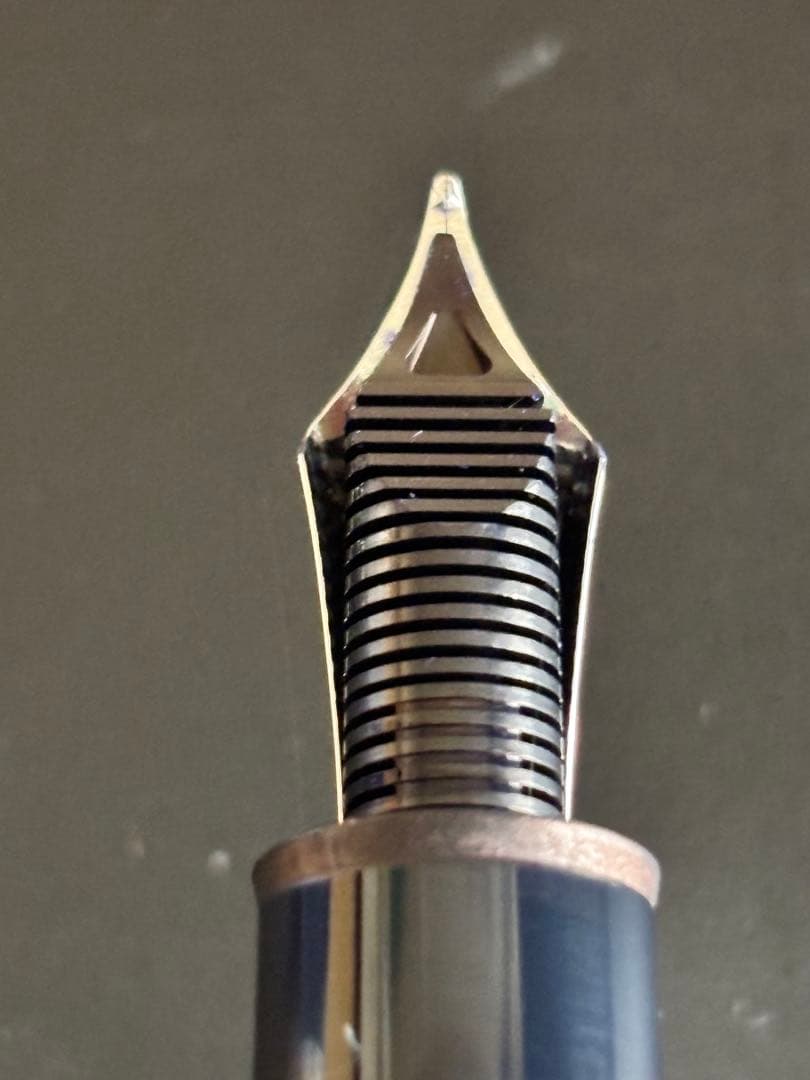 モンブラン　マイスターシュテュック ジオリジン 149 万年筆（Ｍニブ）