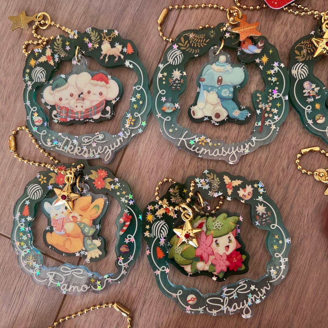 ポケモンセンター　クリスマス　オーナメントキーホルダー　雪だるまパモ　ニャスパー