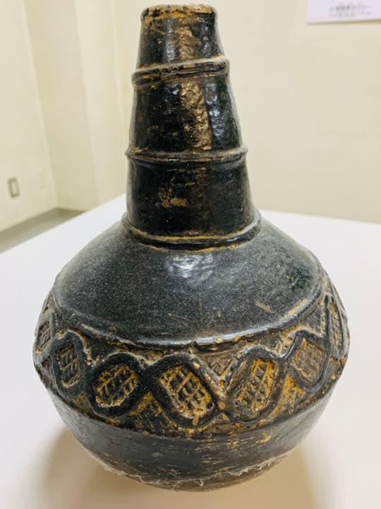 中世西アジア葡萄酒の盛り物