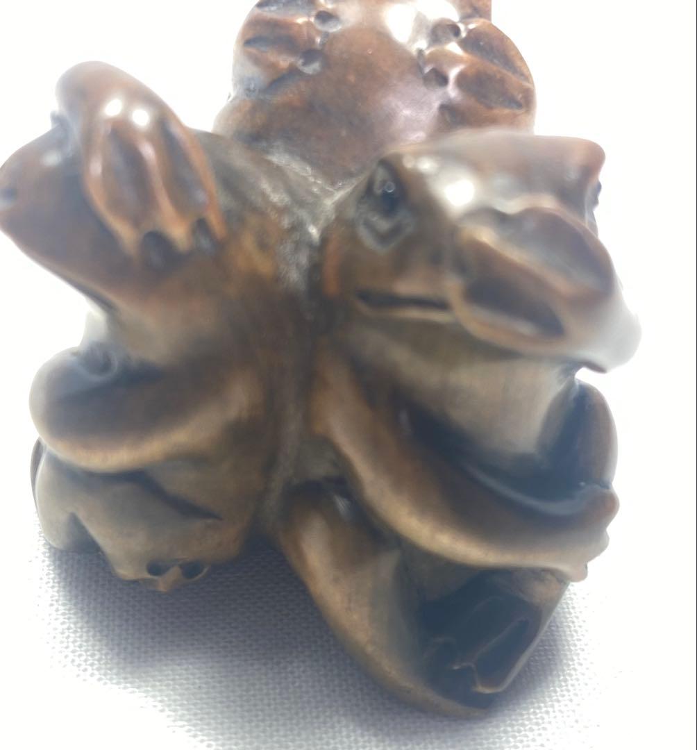 根付柘植　サンカエル(見て、言って、聞いてカエル）の彫刻　黄楊繊細彫刻置物　木製