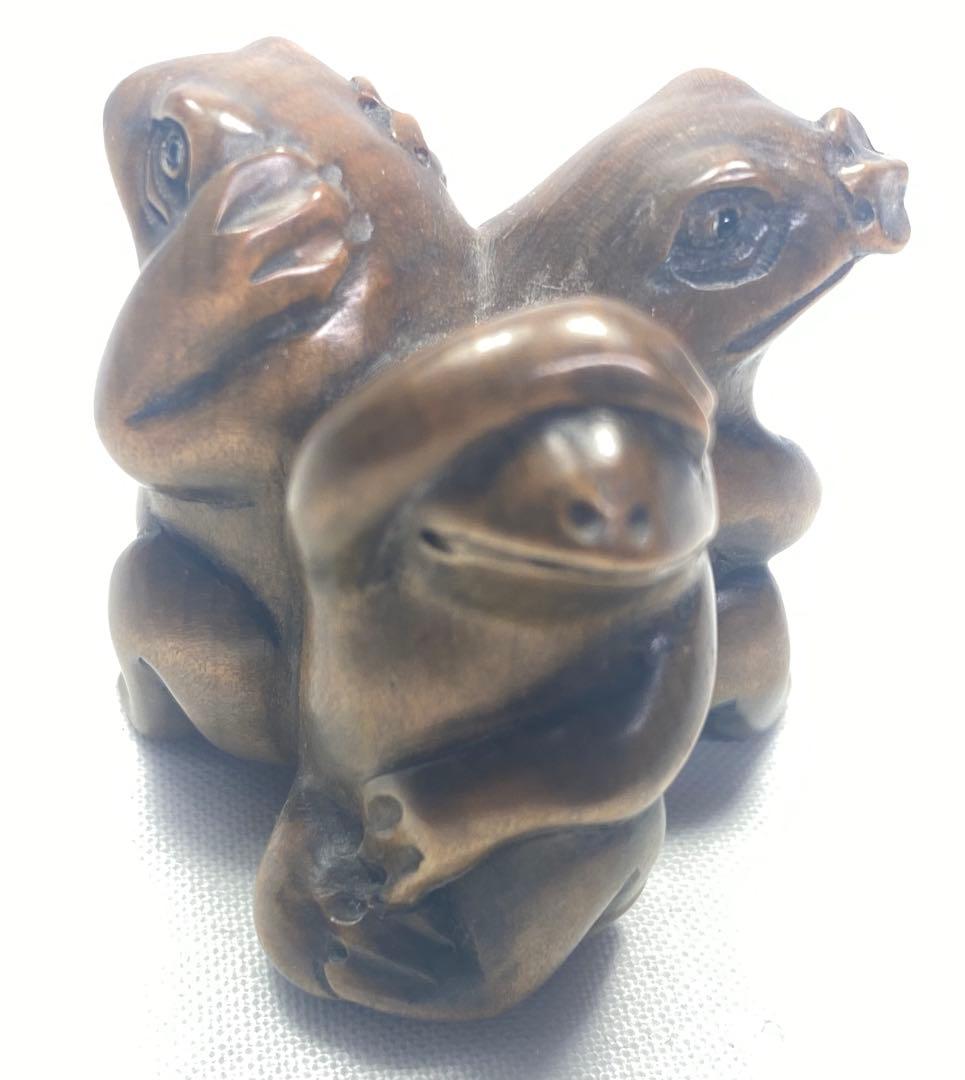 根付柘植　サンカエル(見て、言って、聞いてカエル）の彫刻　黄楊繊細彫刻置物　木製