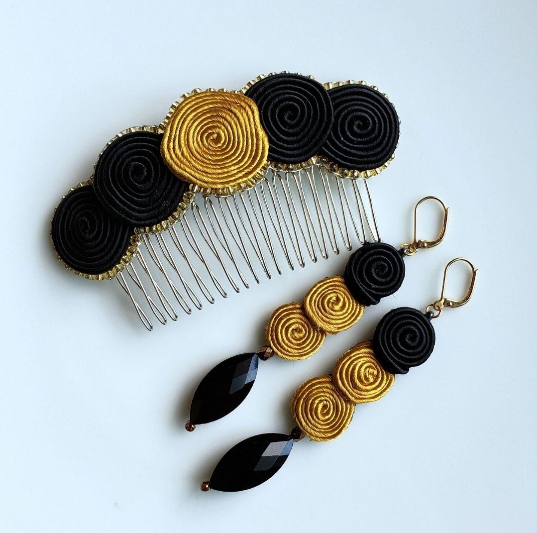 ソウタシエ ヘアコームと耳飾りのセット 黒と金