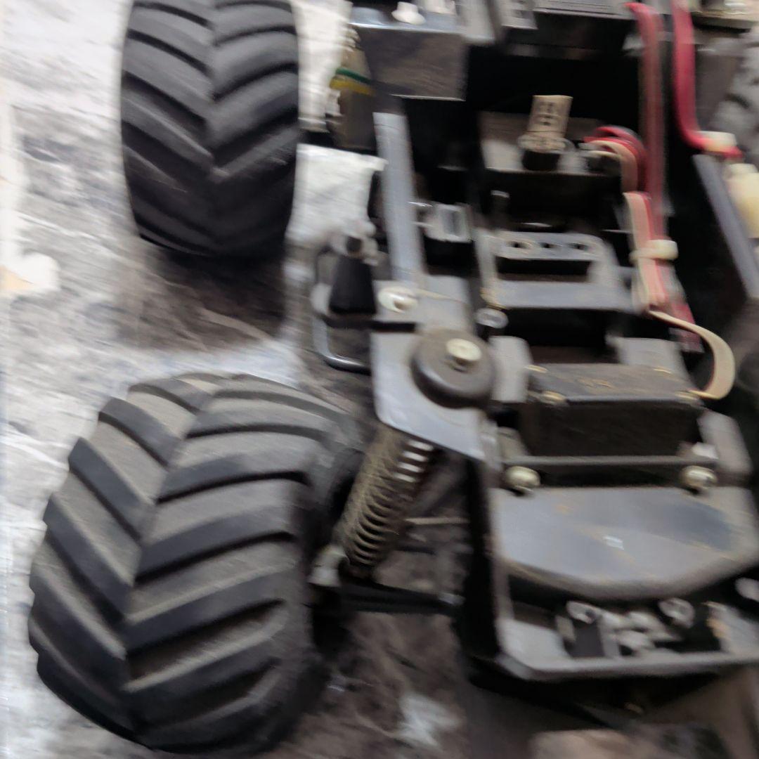 TAMIYAモンスタートラック 7.2vラジコン、スピードかなり早いです。