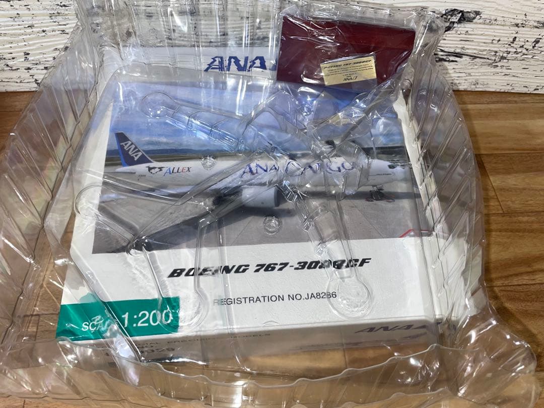 全日空商事 1/200 ANA ボーイング B767-300BCF JA8286