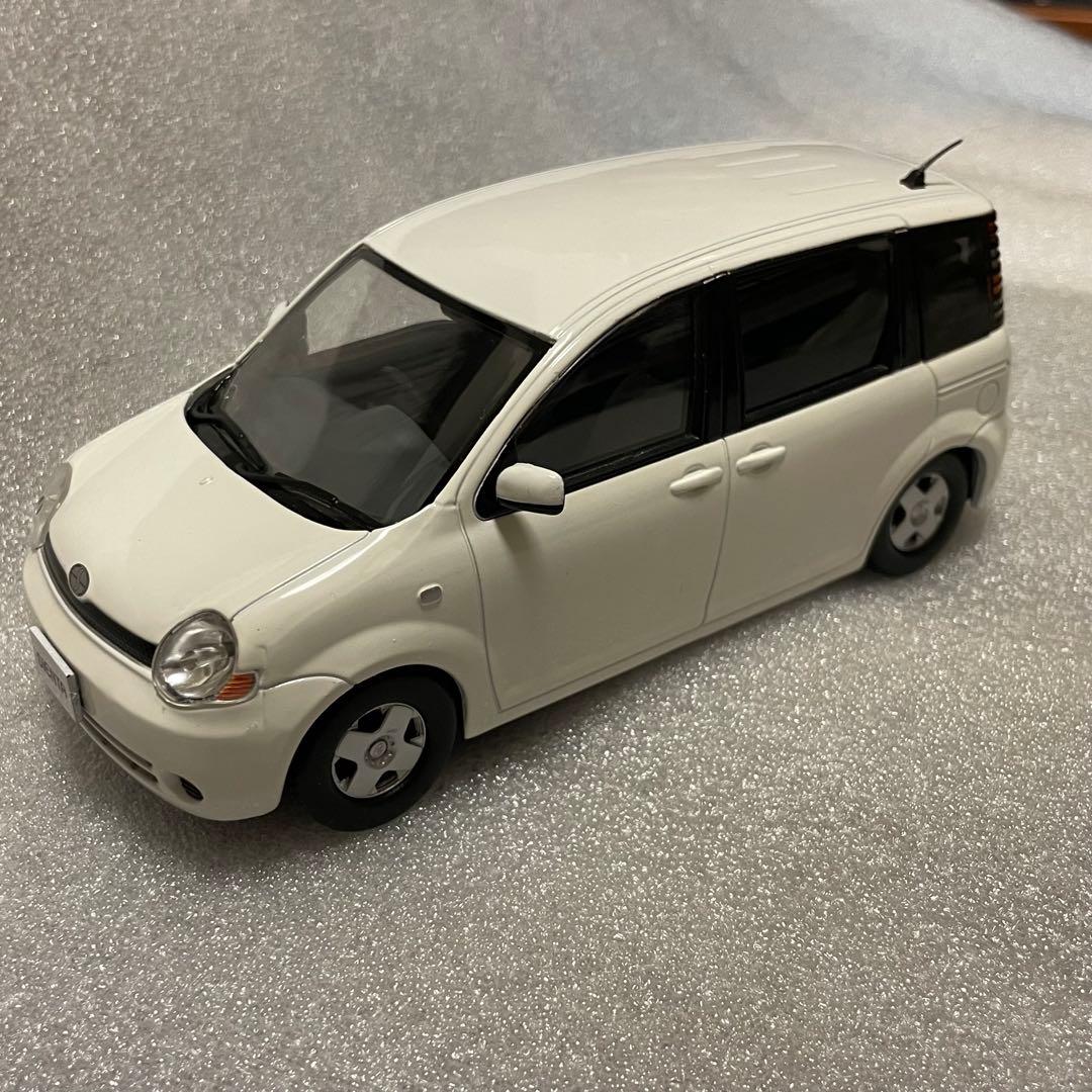 カラーサンプル　トヨタ 初代　シエンタ　ホワイト　希少