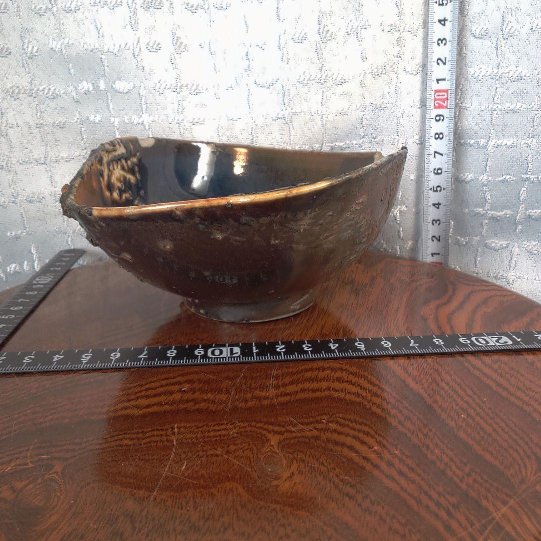 骨董４ 波形デザインの茶碗 発掘？