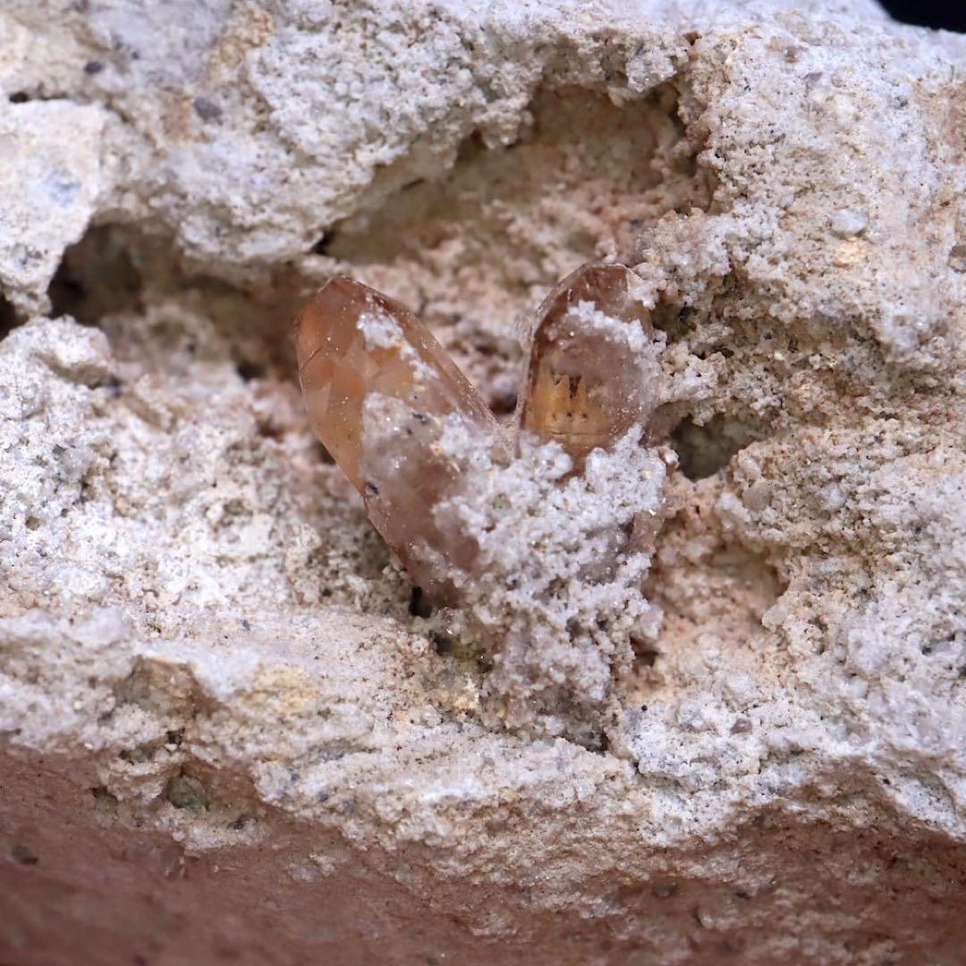 自主採掘！トパーズ 母岩付き 115.2g 原石 TZ411 鉱物 天然石