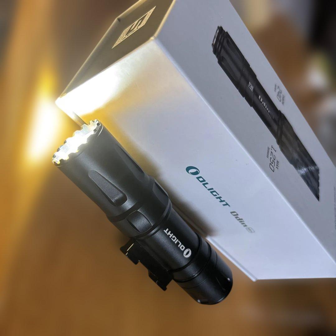 OLIGHT Odin Mini タクティカルライト