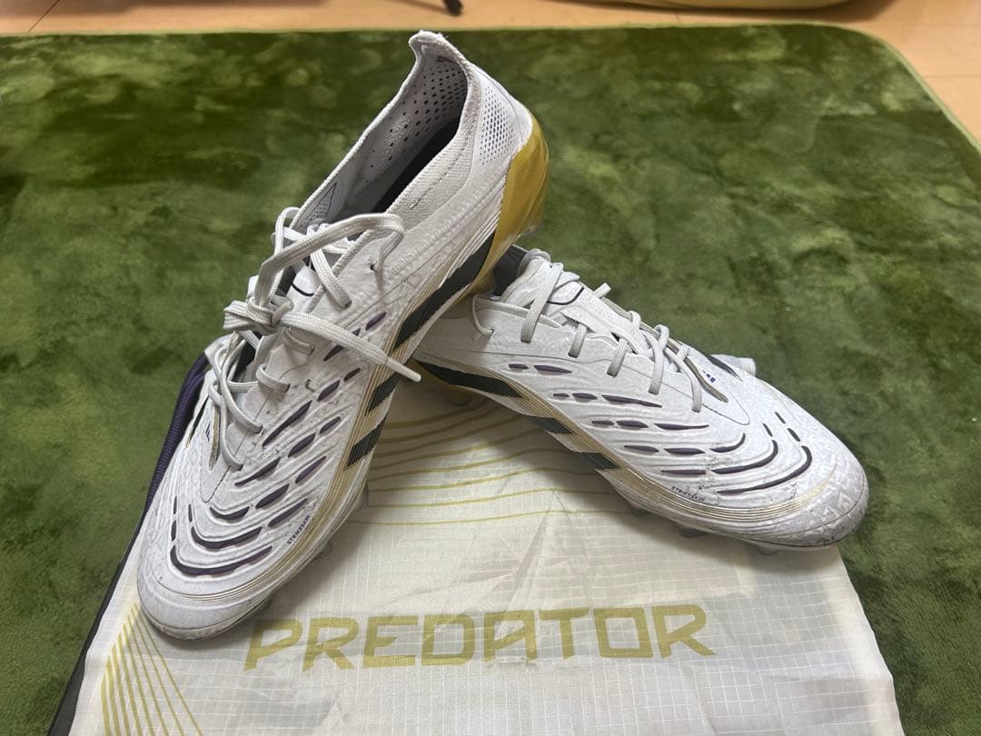 【本日限りこの値段】 プレデター ELITE HG/AG JAPAN 26cm